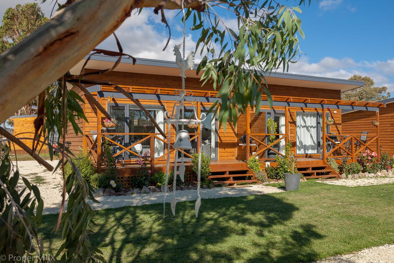 Harrison Grove Villa Forcett Exterior photo